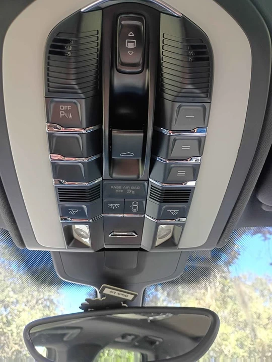 2014 Porsche 958 Cayenne - Image 4 of 20