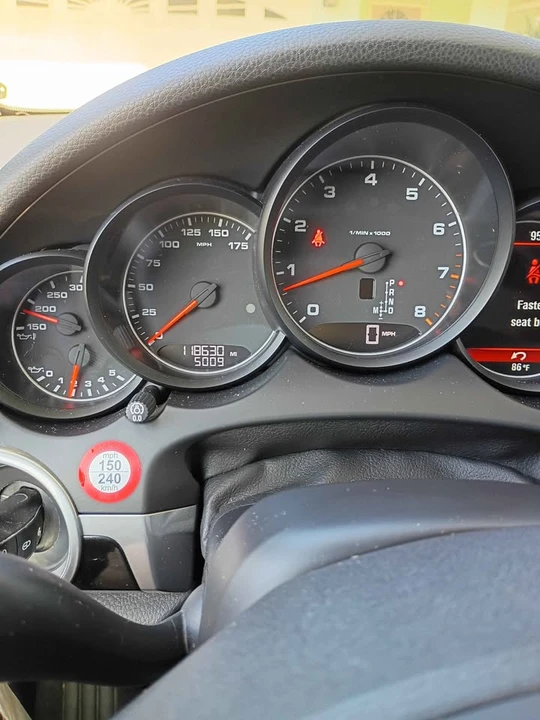 2014 Porsche 958 Cayenne - Image 9 of 20