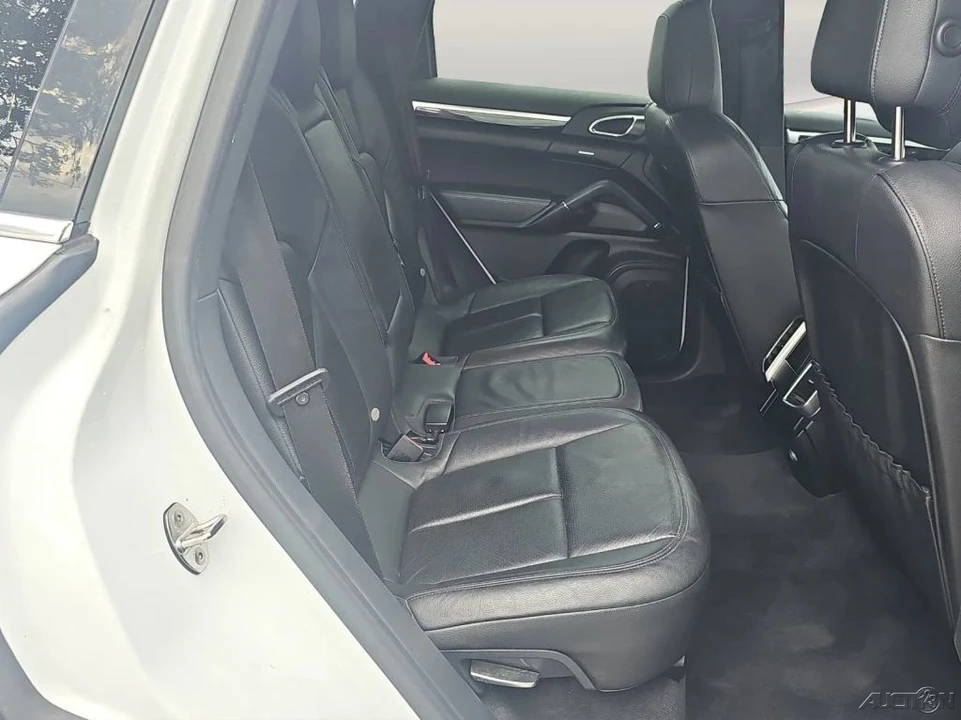 2014 Porsche 958 Cayenne - Image 20 of 21