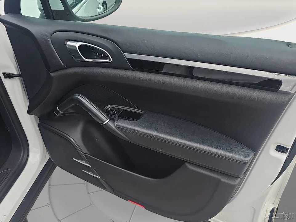2014 Porsche 958 Cayenne - Image 18 of 21