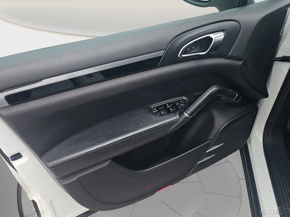 2014 Porsche 958 Cayenne - Image 13 of 21
