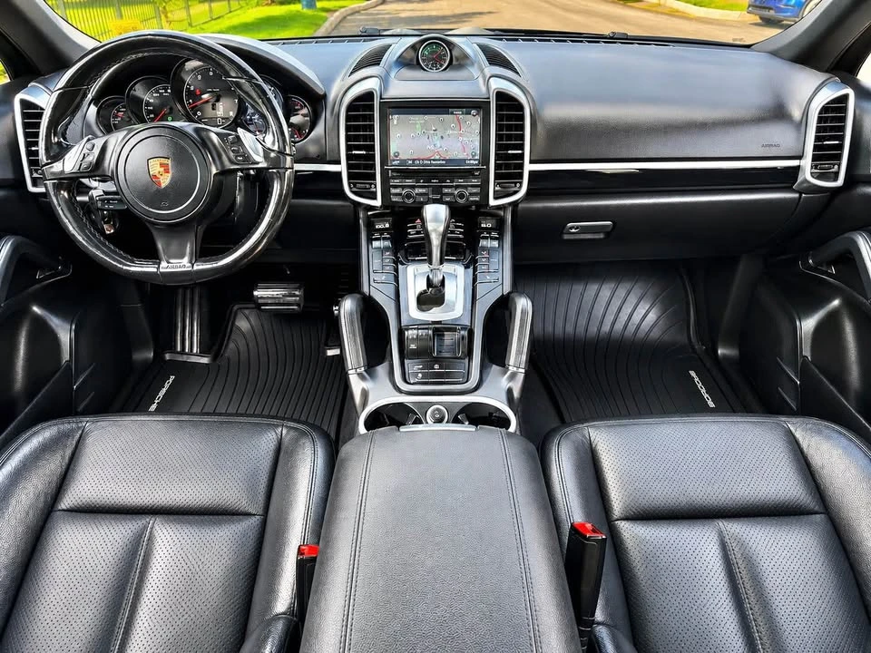 2014 Porsche 958 Cayenne - Image 2 of 20