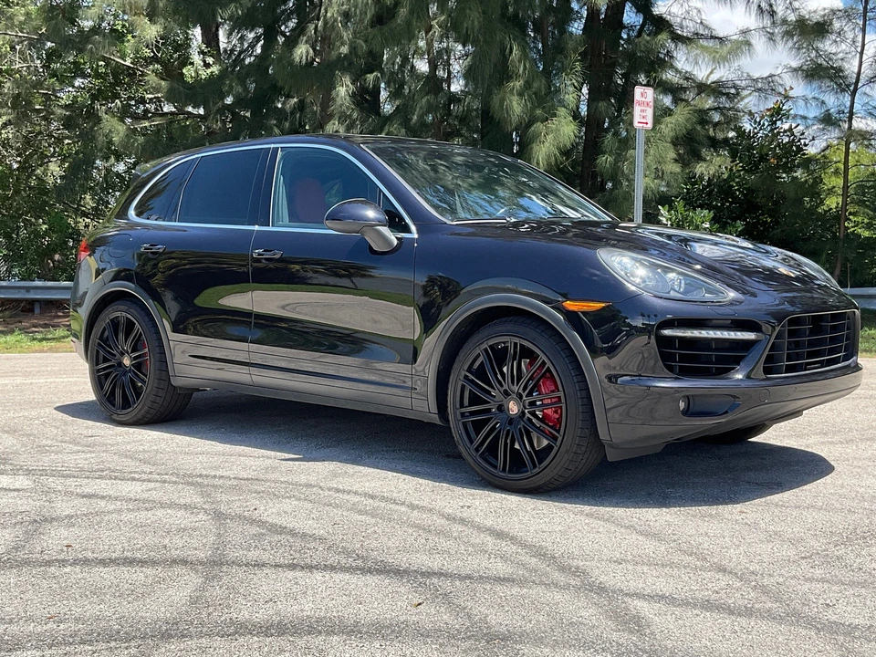 2014 Porsche 958 Cayenne Turbo - Image 2 of 19