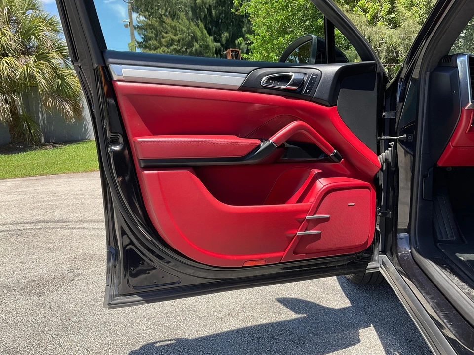 2014 Porsche 958 Cayenne Turbo - Image 6 of 19