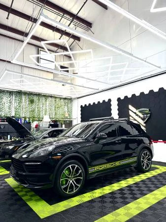 2014 Porsche 958 Cayenne Turbo - Image 2 of 16