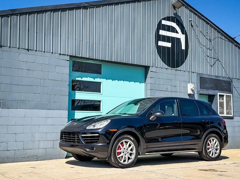 2014 Porsche 958 Cayenne Turbo - Image 2 of 15
