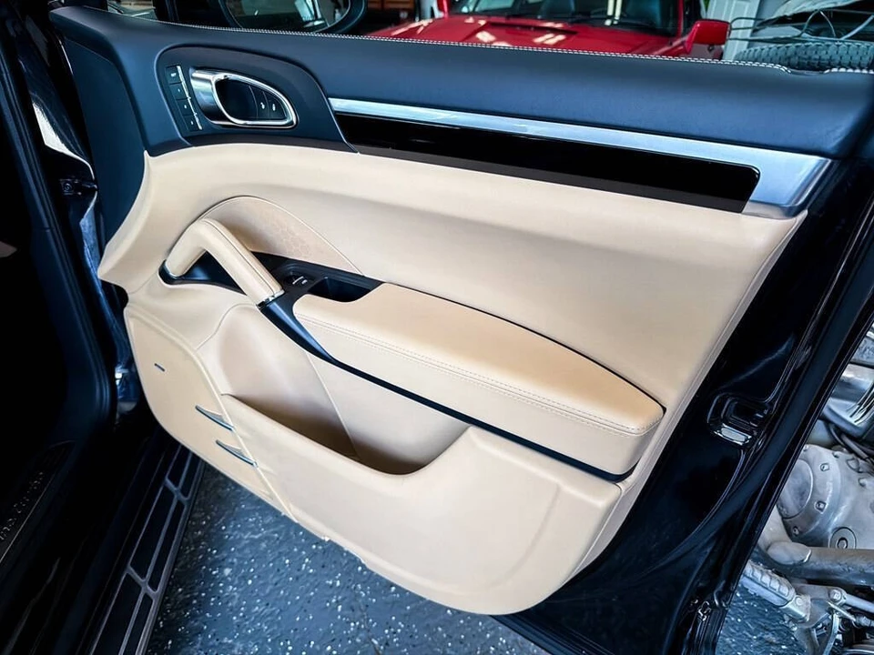 2014 Porsche 958 Cayenne Turbo - Image 28 of 31
