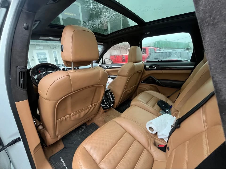 2014 Porsche 958 Cayenne Turbo - Image 7 of 10
