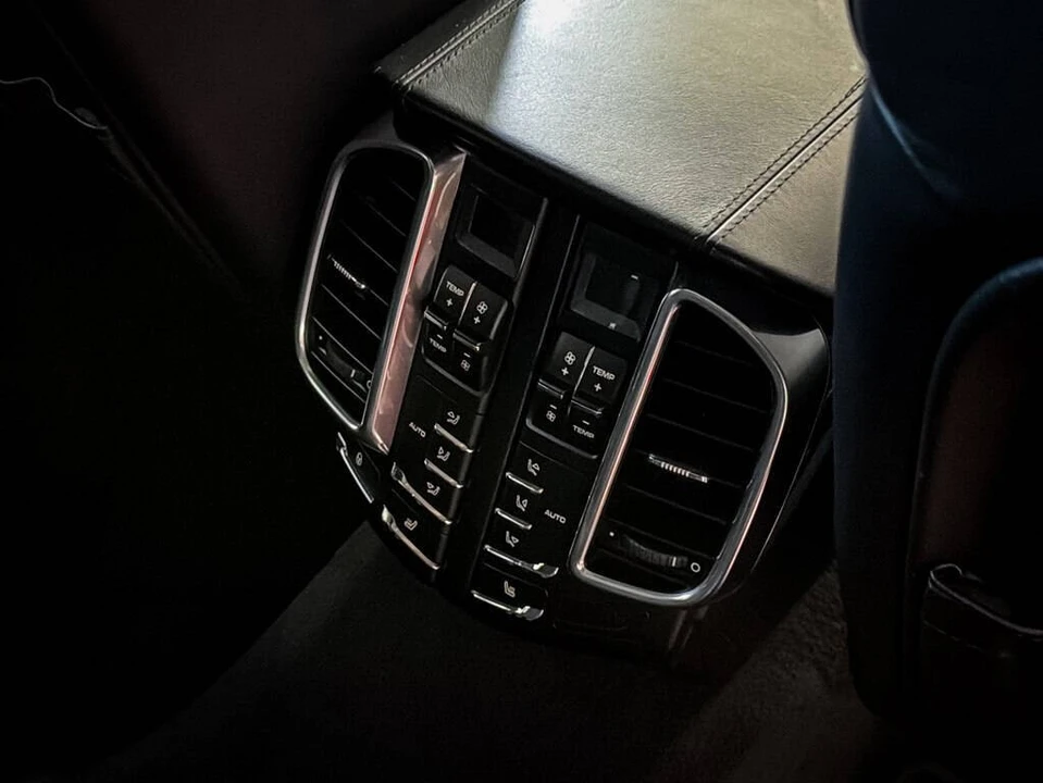 2014 Porsche 958 Cayenne Turbo S - Image 27 of 31