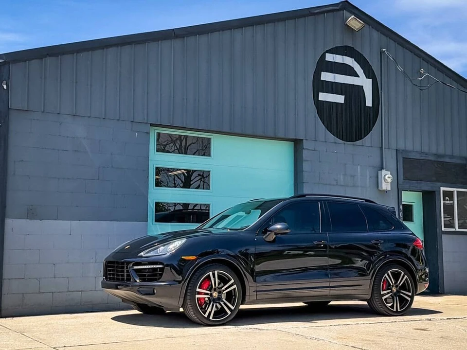 2014 Porsche 958 Cayenne Turbo S - Image 2 of 31