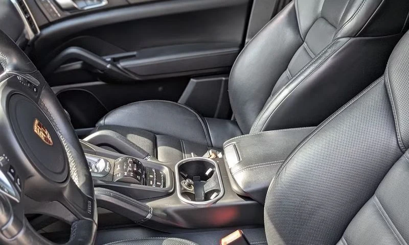 2014 Porsche 958 Cayenne Turbo S - Image 10 of 27