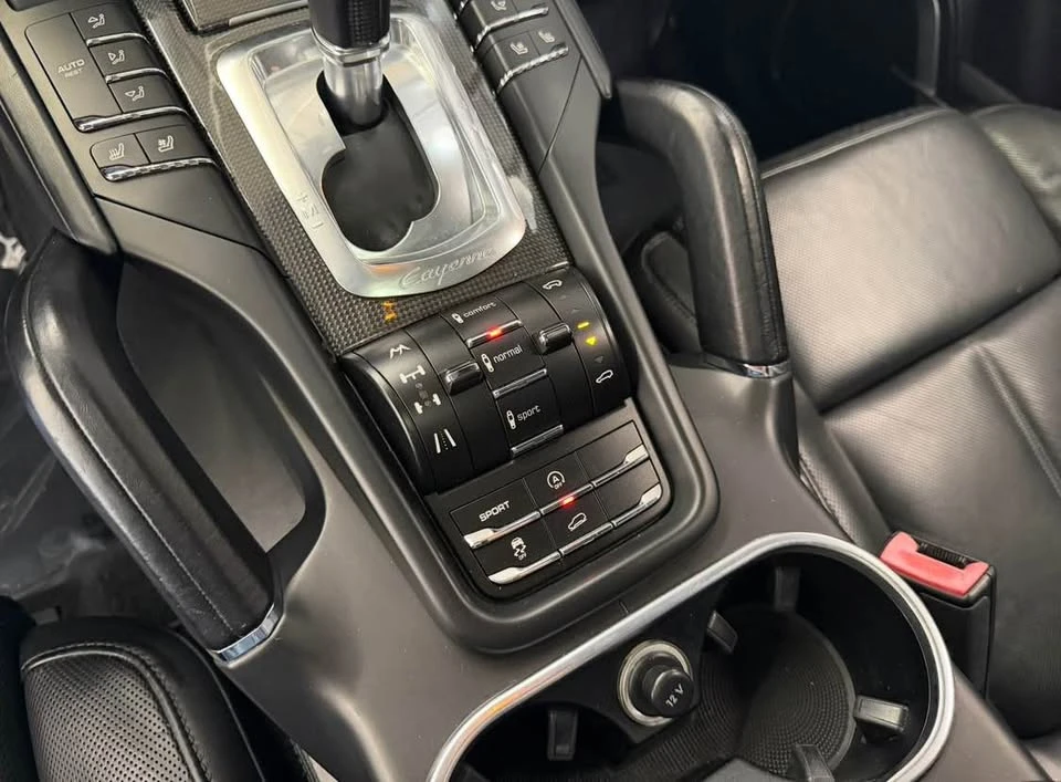 2014 Porsche 958 Cayenne Turbo S - Image 8 of 17