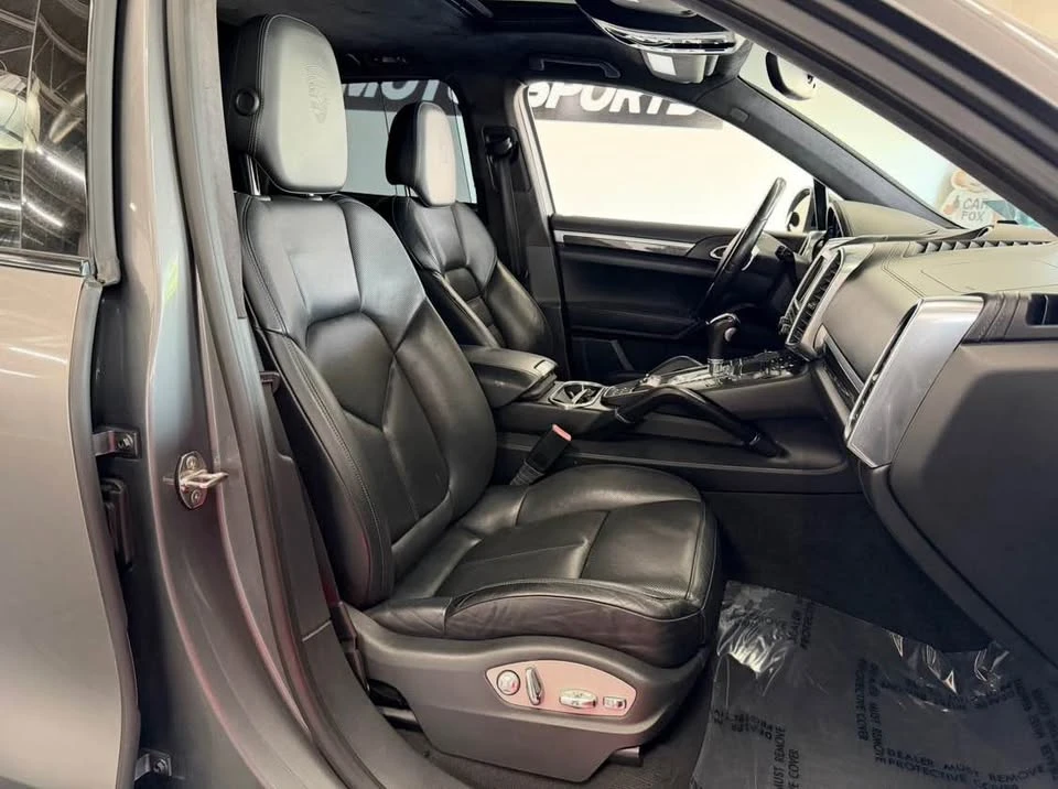 2014 Porsche 958 Cayenne Turbo S - Image 11 of 17