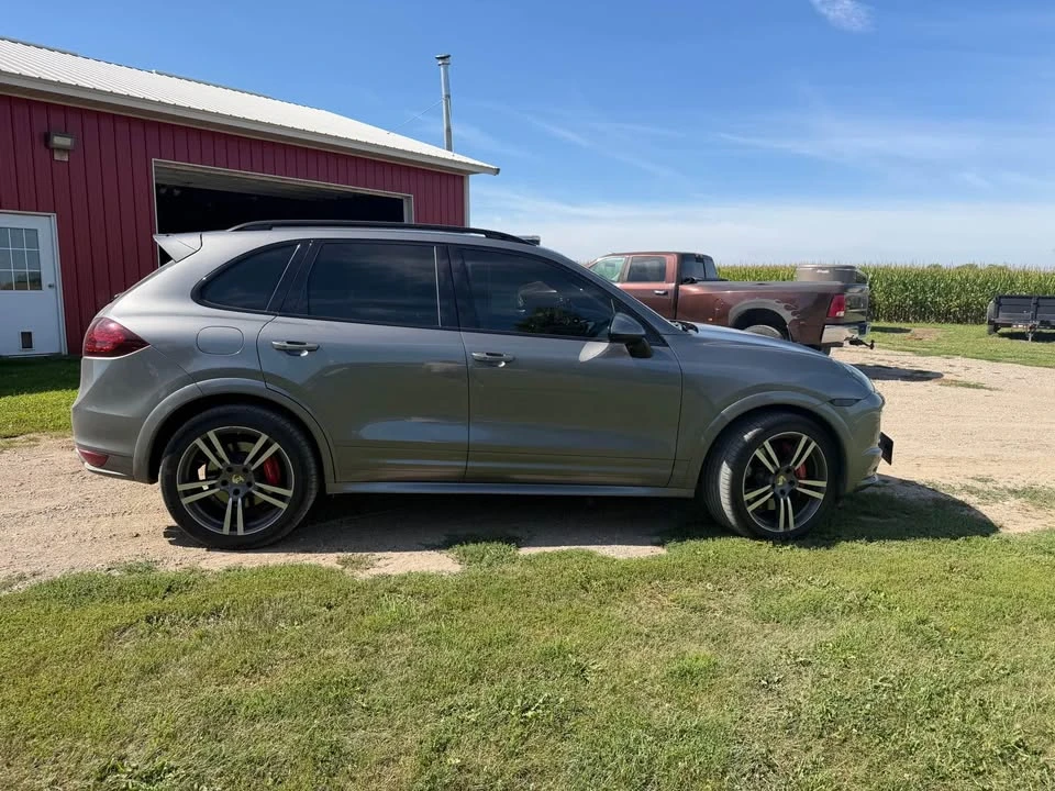 2014 Porsche 958 Cayenne Turbo S - Image 2 of 11