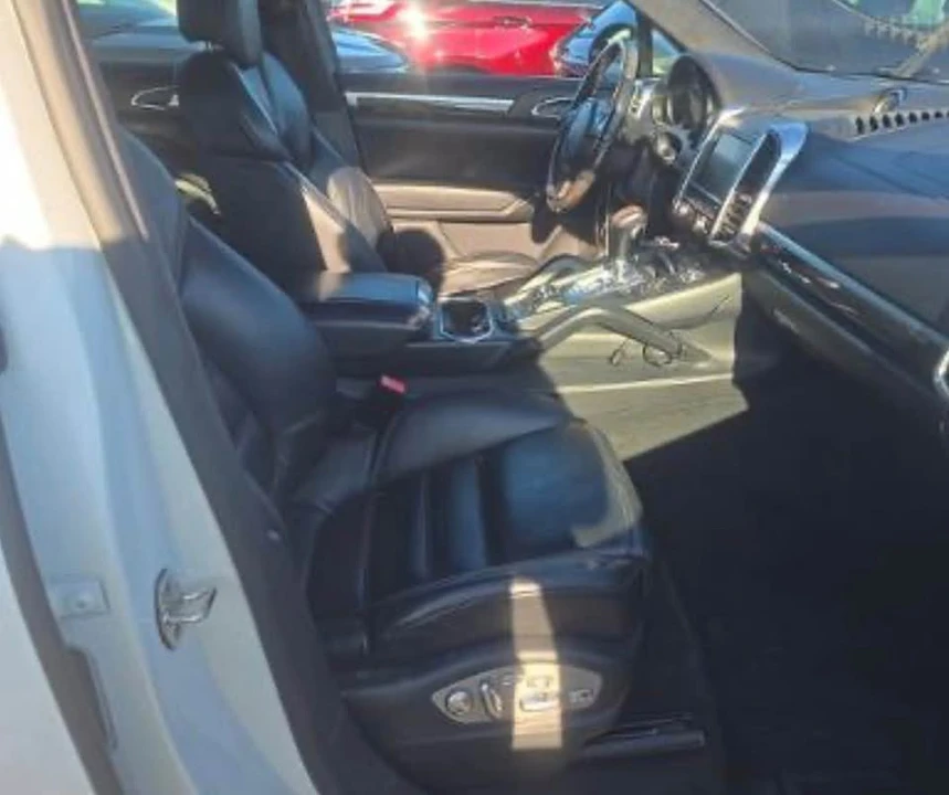 2014 Porsche 958 Cayenne Turbo S - Image 9 of 20