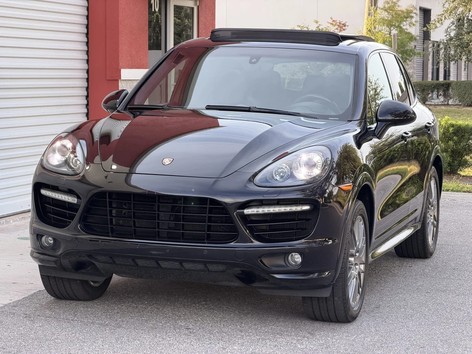2014 Porsche 958 Cayenne Turbo S - Image 2 of 31