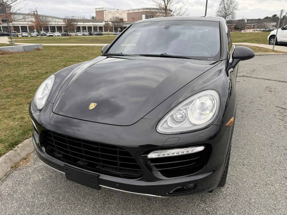 2014 Porsche 958 Cayenne Turbo - Image 2 of 31