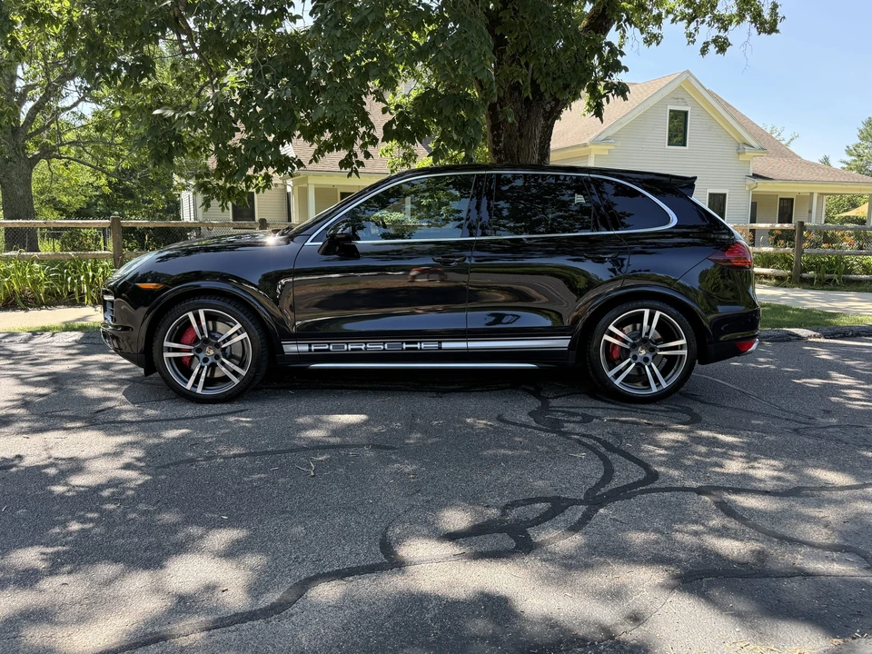2014 Porsche 958 Cayenne Turbo S - Image 28 of 31