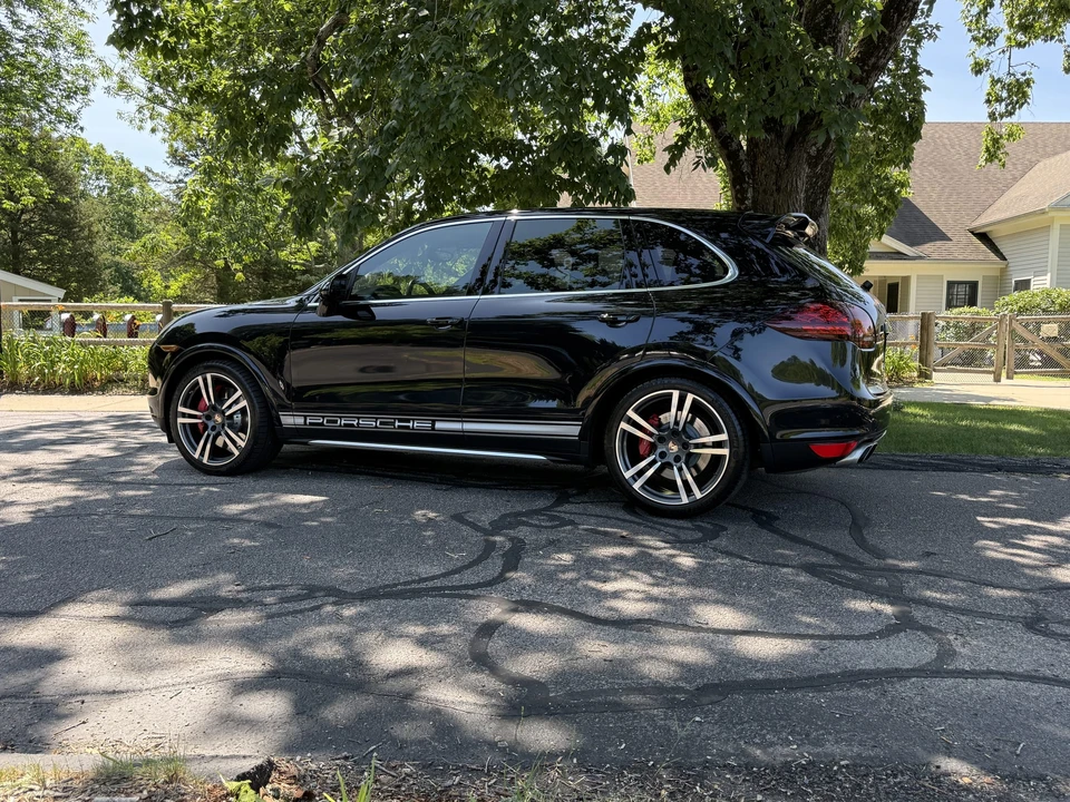 2014 Porsche 958 Cayenne Turbo S - Image 27 of 31