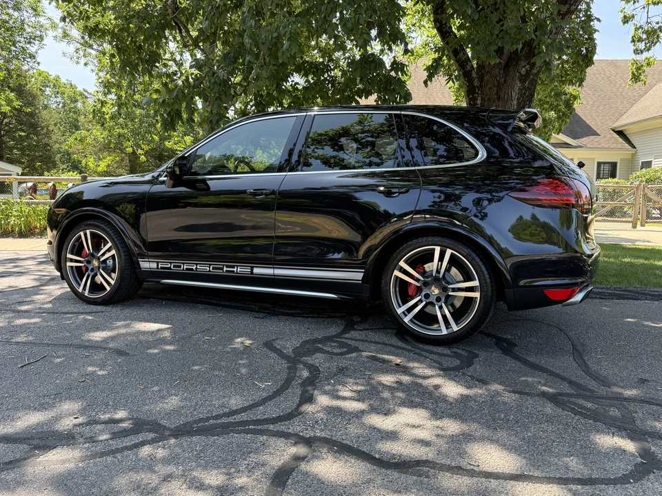 2014 Porsche 958 Cayenne Turbo S - Image 26 of 31