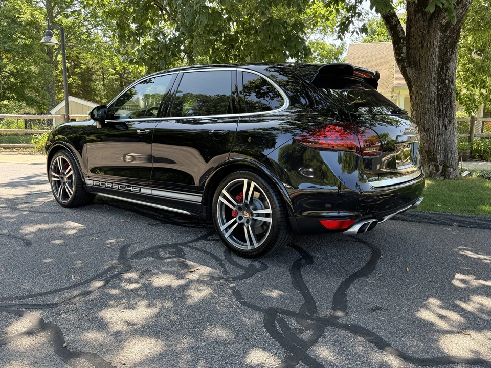 2014 Porsche 958 Cayenne Turbo S - Image 25 of 31