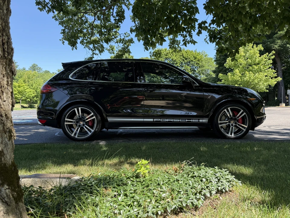 2014 Porsche 958 Cayenne Turbo S - Image 17 of 31