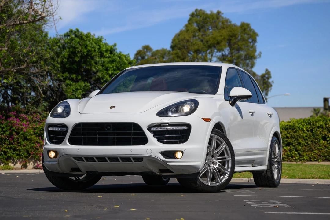 2014 Porsche 958 Cayenne Turbo S - Image 2 of 31