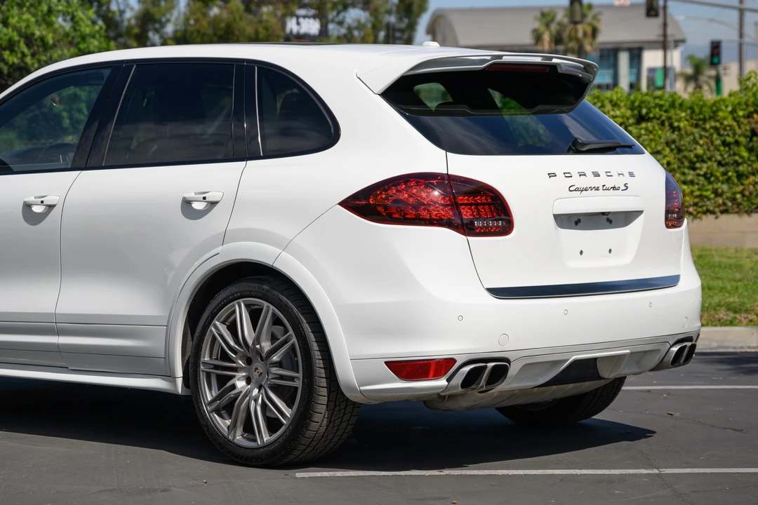 2014 Porsche 958 Cayenne Turbo S - Image 28 of 31
