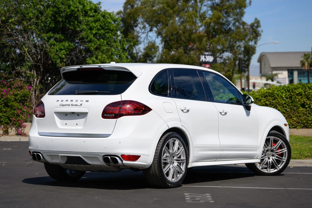 2014 Porsche 958 Cayenne Turbo S - Image 10 of 31
