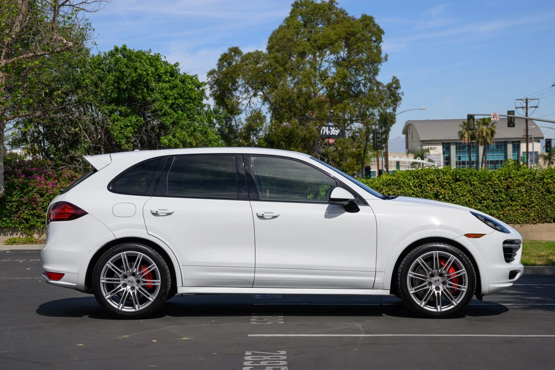 2014 Porsche 958 Cayenne Turbo S - Image 12 of 31