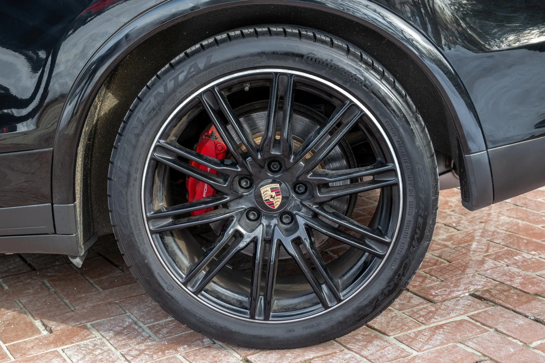 2014 Porsche 958 Cayenne Turbo - Image 25 of 31
