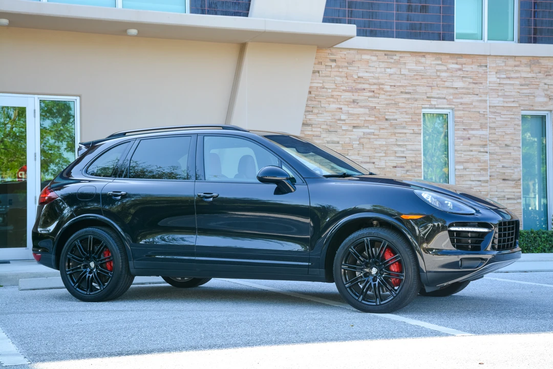 2014 Porsche 958 Cayenne Turbo S - Image 7 of 31