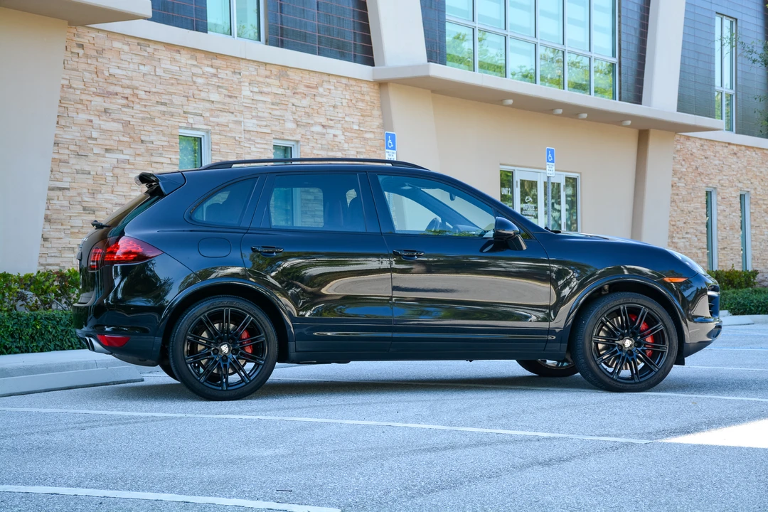 2014 Porsche 958 Cayenne Turbo S - Image 9 of 31