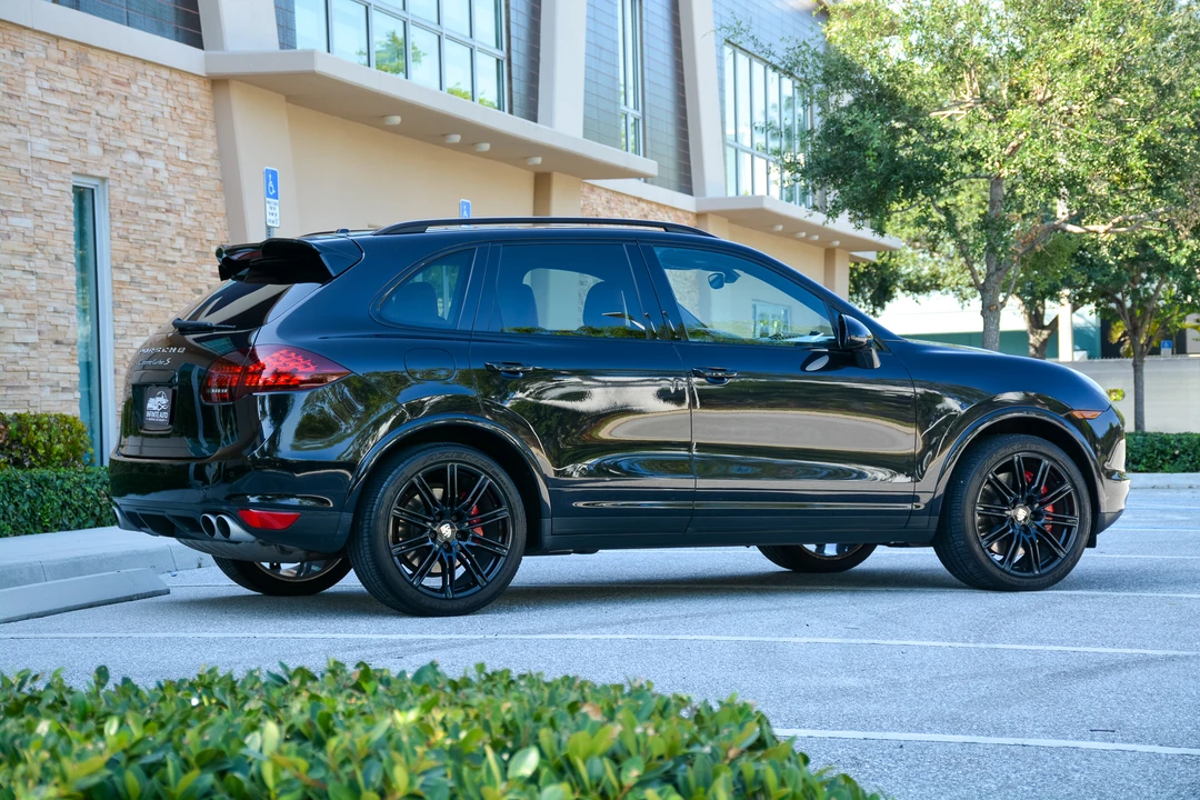 2014 Porsche 958 Cayenne Turbo S - Image 10 of 31