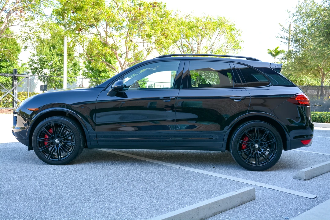 2014 Porsche 958 Cayenne Turbo S - Image 17 of 31