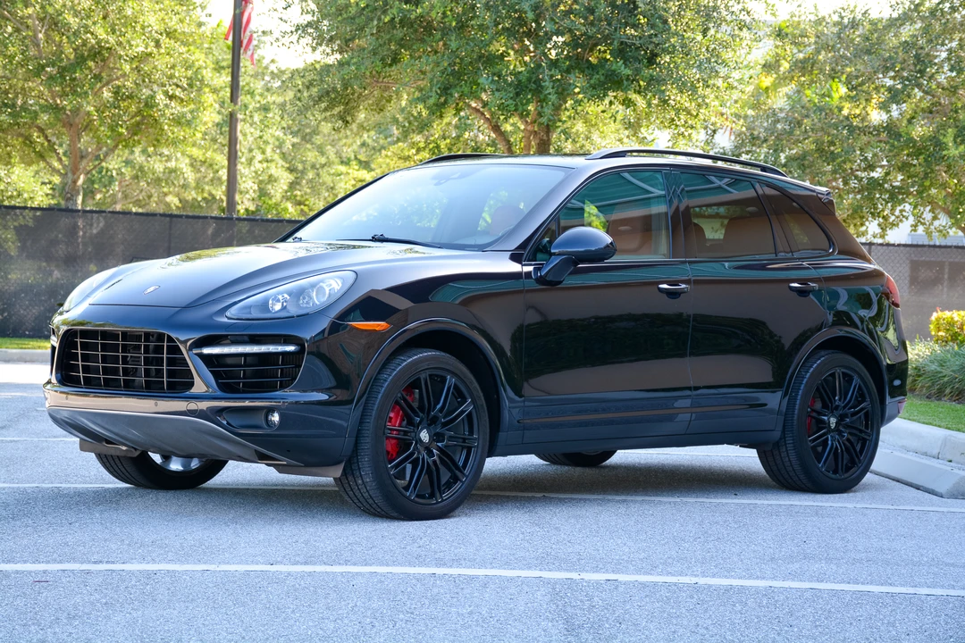 2014 Porsche 958 Cayenne Turbo S - Image 2 of 31