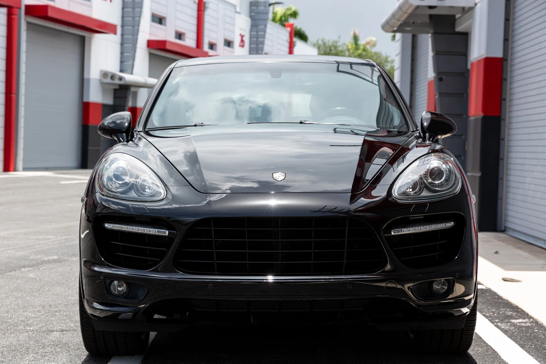 2014 Porsche 958 Cayenne Turbo - Image 2 of 31
