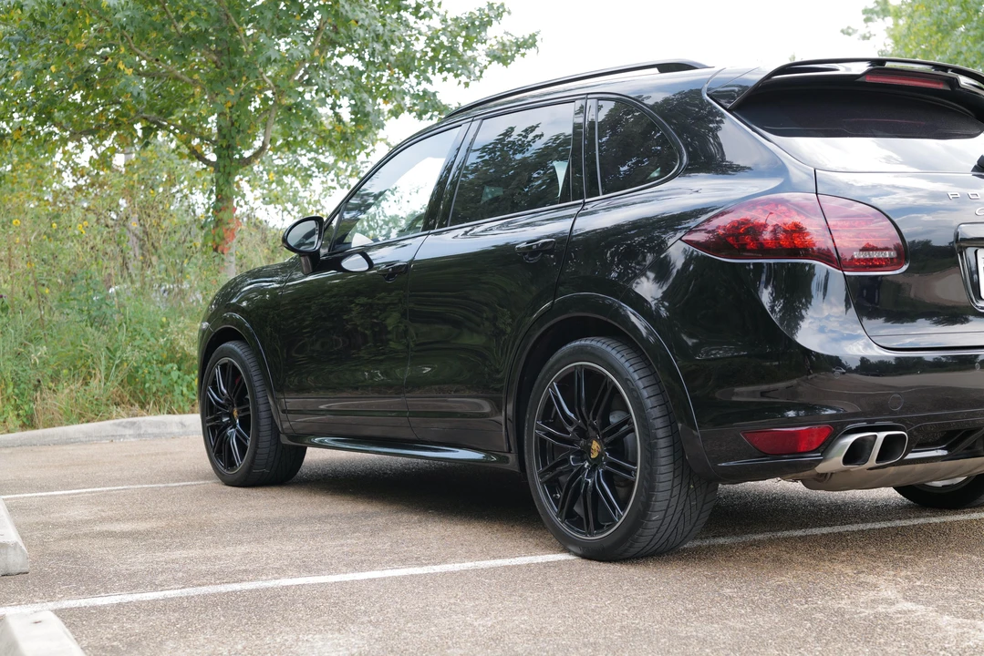 2014 Porsche 958 Cayenne Turbo S - Image 14 of 24
