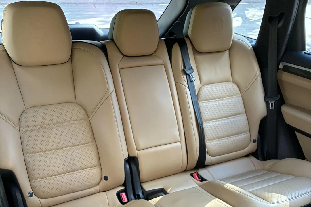 2014 Porsche 958 Cayenne Turbo S - Image 23 of 24
