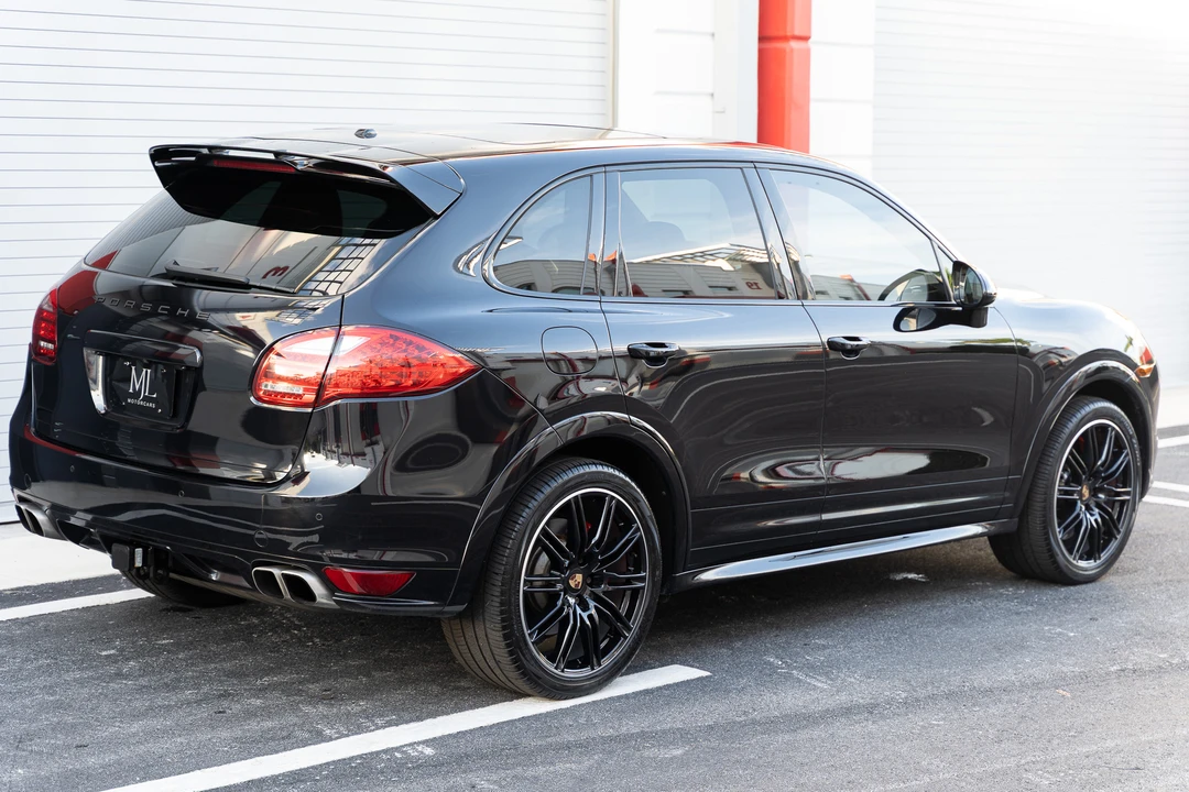 2014 Porsche 958 Cayenne Turbo S - Image 14 of 31
