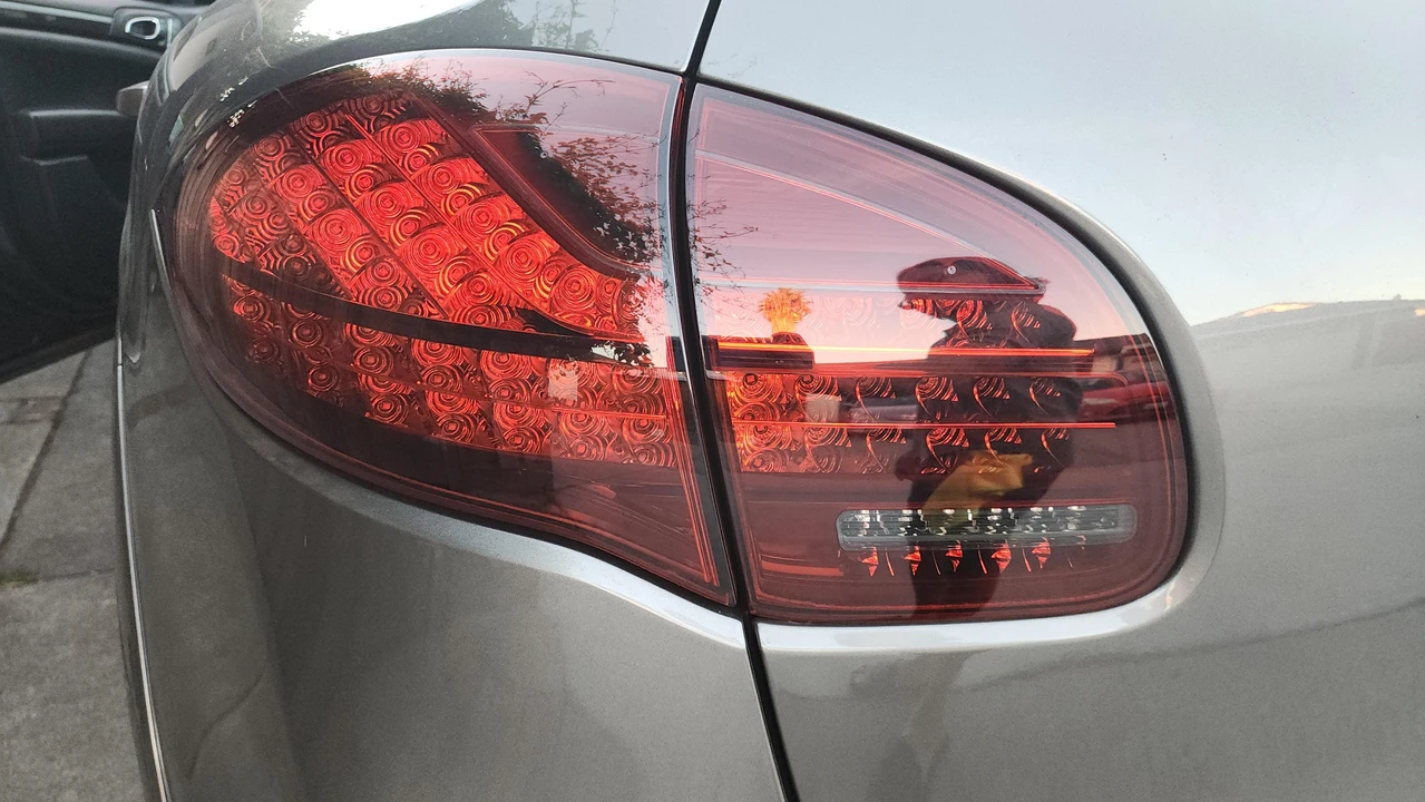 2014 Porsche 958 Cayenne Turbo - Image 25 of 31