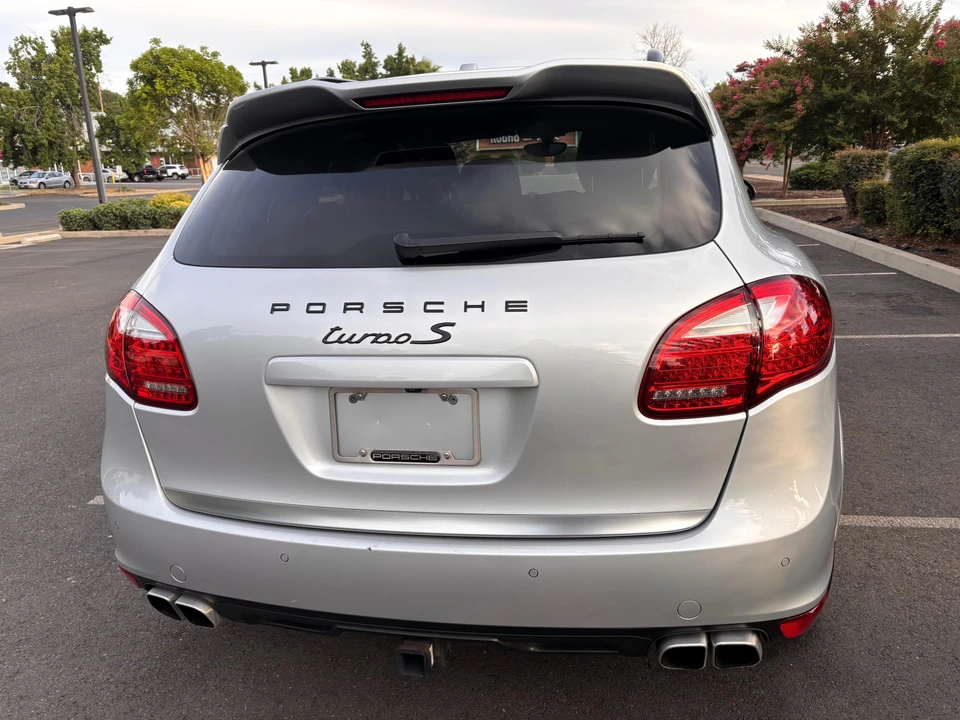 2014 Porsche 958 Cayenne Turbo S - Image 10 of 31