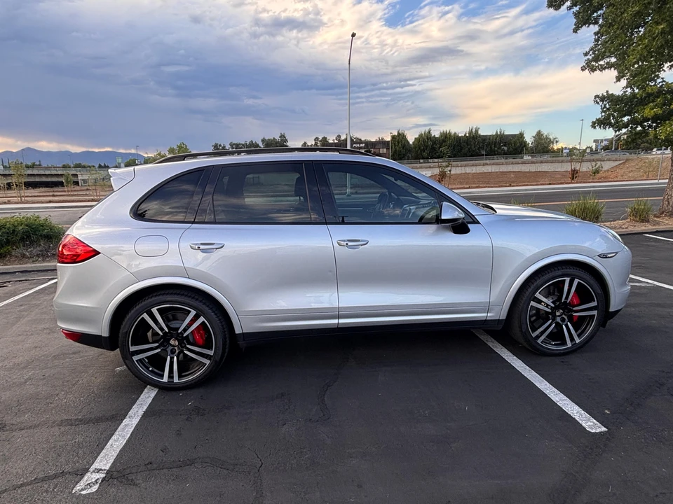 2014 Porsche 958 Cayenne Turbo S - Image 11 of 31