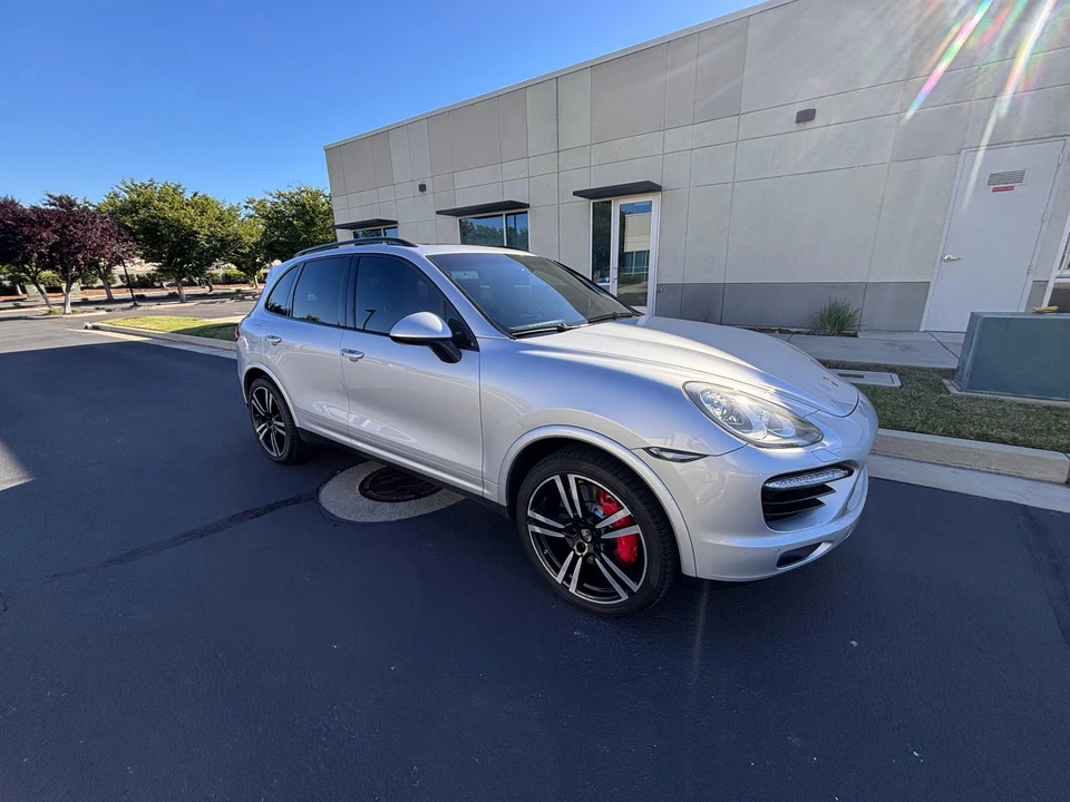 2014 Porsche 958 Cayenne Turbo S - Image 12 of 31