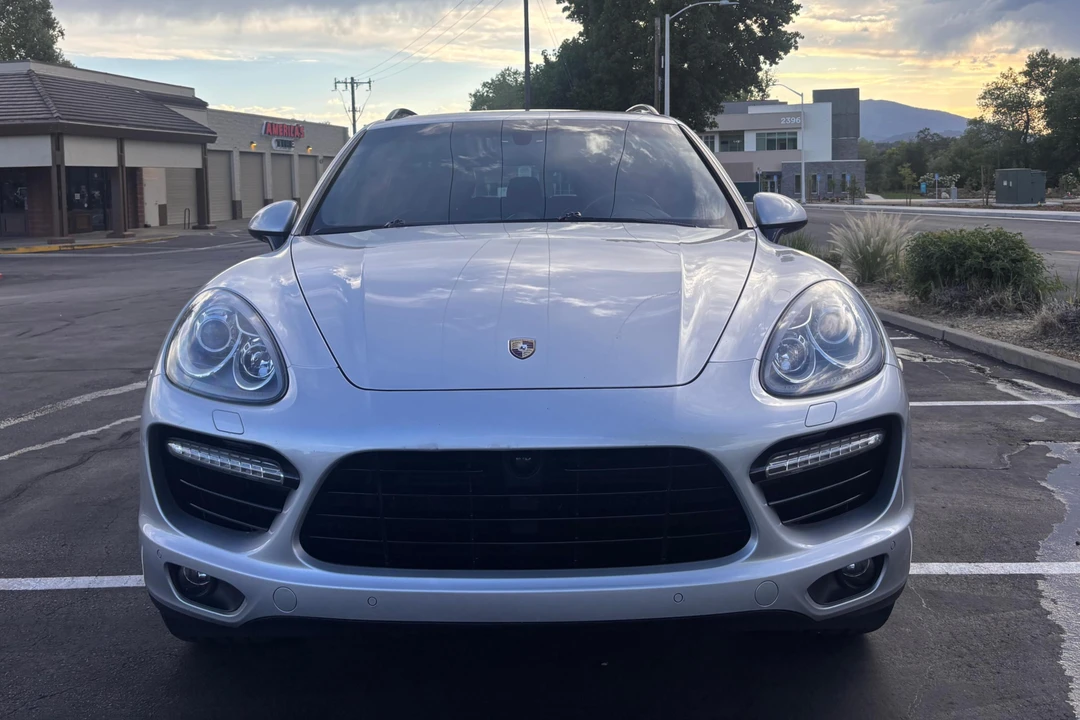 2014 Porsche 958 Cayenne Turbo S - Image 2 of 31