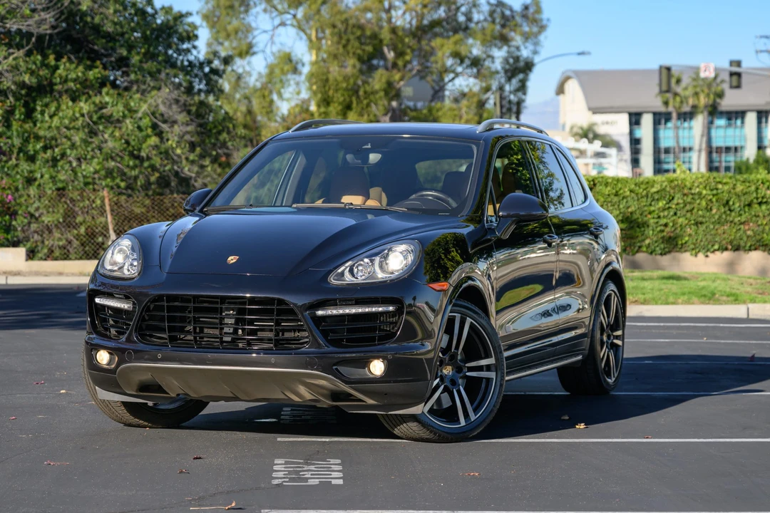2014 Porsche 958 Cayenne Turbo - Image 2 of 31