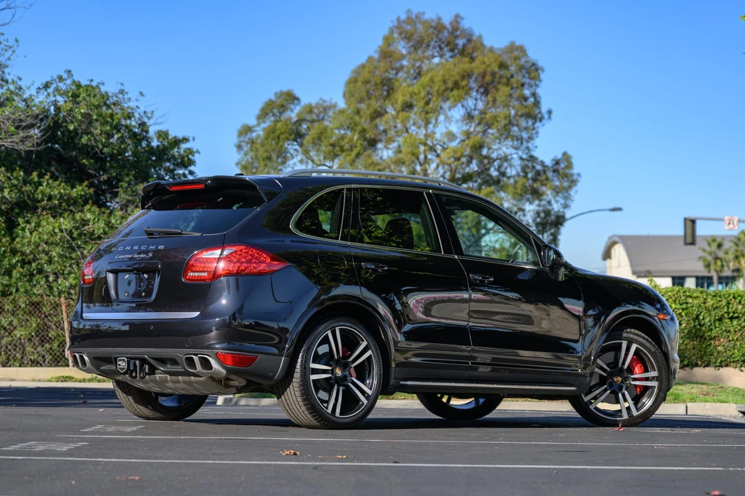 2014 Porsche 958 Cayenne Turbo - Image 10 of 31