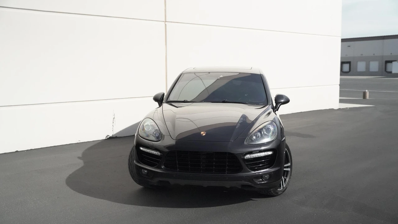 2014 Porsche 958 Cayenne Turbo - Image 2 of 31