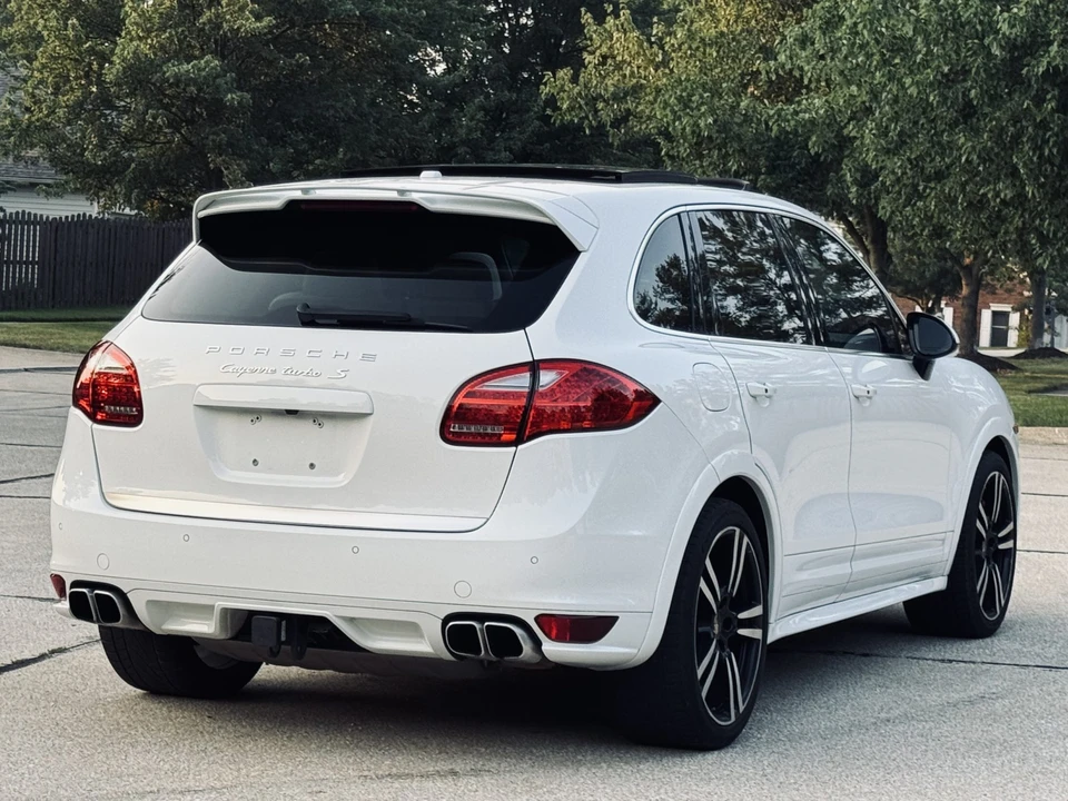 2014 Porsche 958 Cayenne Turbo - Image 13 of 31
