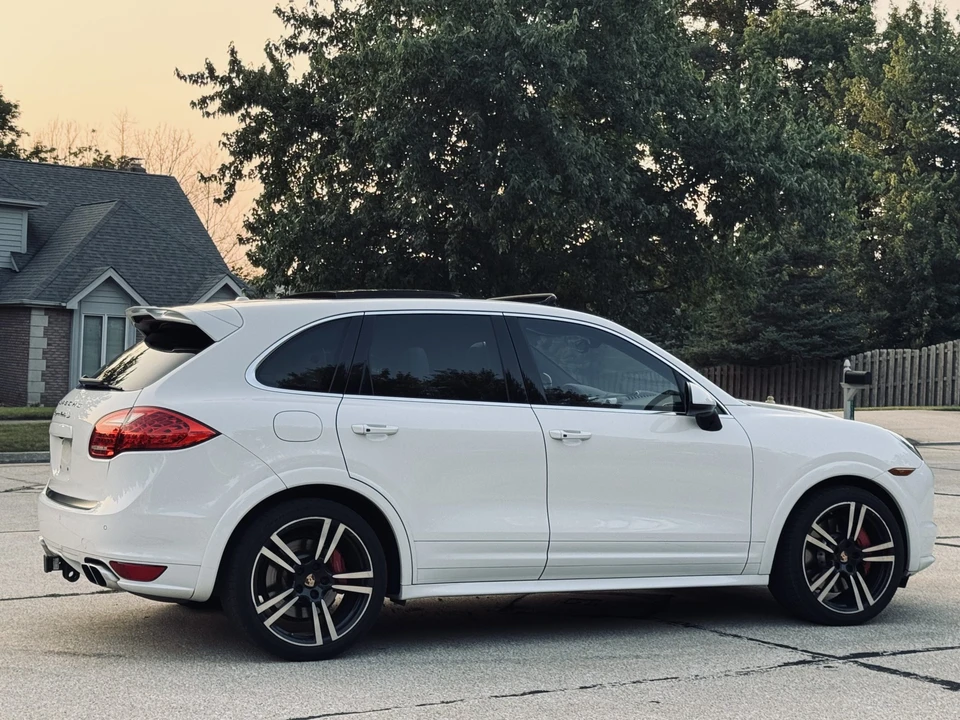 2014 Porsche 958 Cayenne Turbo - Image 10 of 31